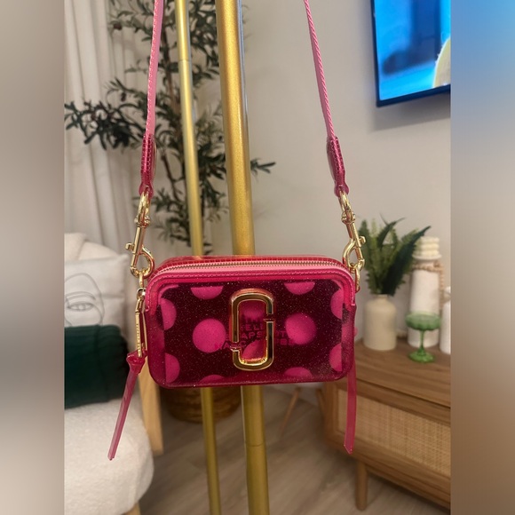 Marc Jacobs Handbags - Marc Jacobs jelly snapshot bag pink
